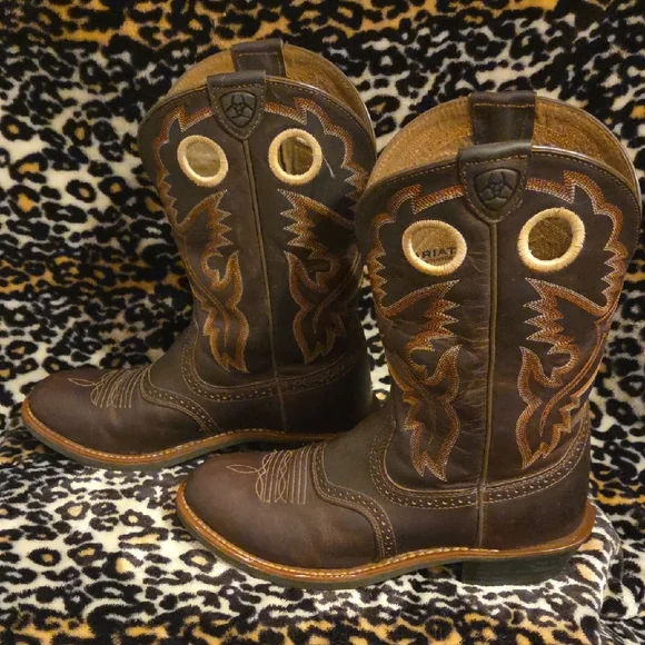 Ariat Dark Brown Embroidered Heeled Boots - Picture 2 of 6